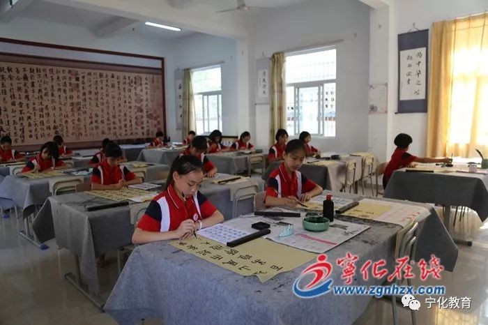 校园动态湖村中心学校把红色基因融入校园文化