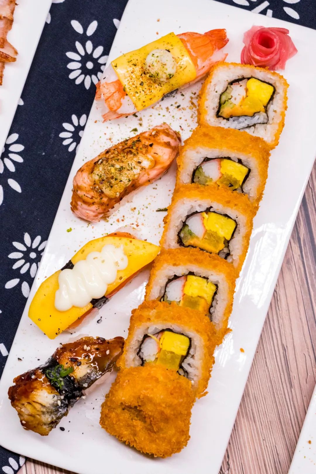 厦门90后小哥独创爆料咸蛋黄寿司从岛外火到岛内