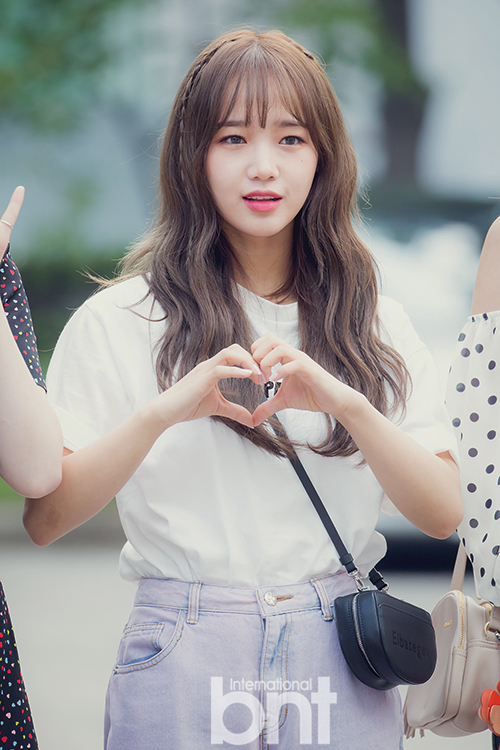 粉丝俱乐部发布公告称:"wekimeki成员磪有情因健康原因暂时中断活动