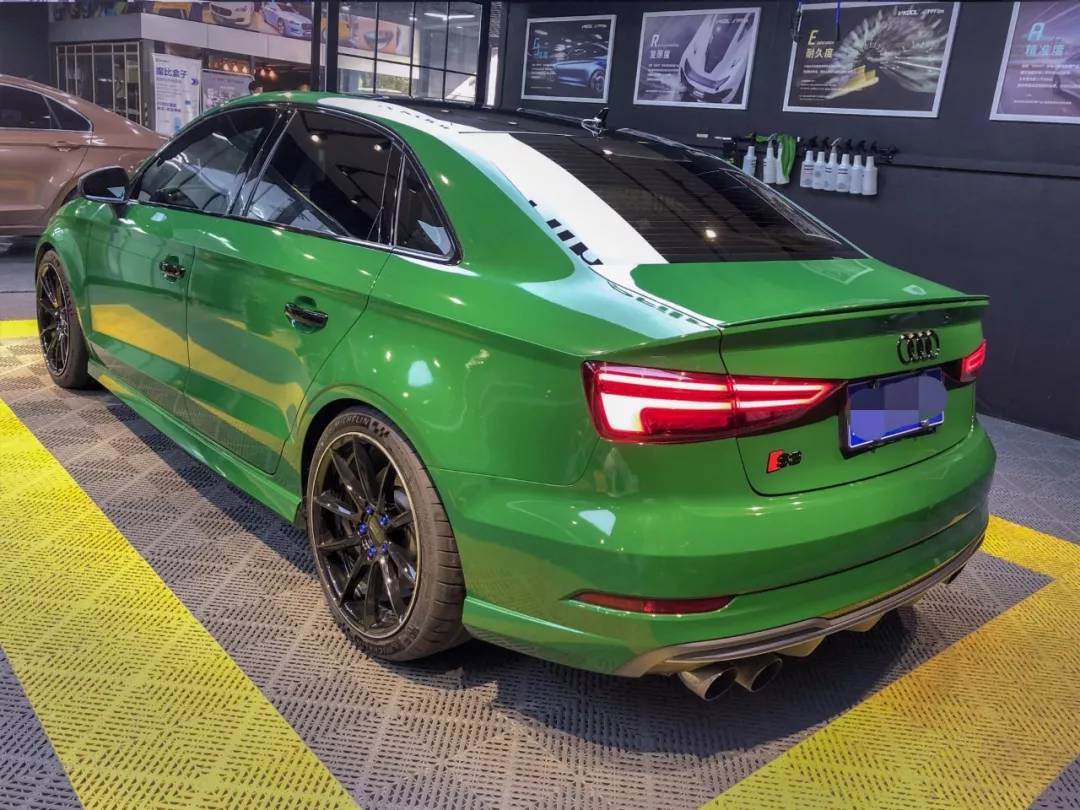 崩哭m的奥迪s3改色大变身-独有韵味的邮政绿