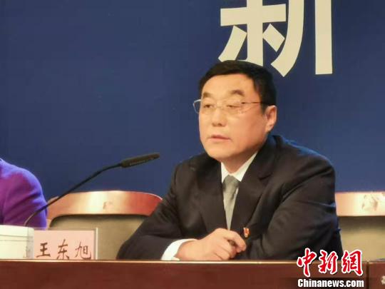 黑龙江省林业和草原局局长王东旭介绍植树造林情况.