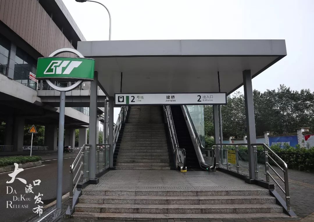 实地打探草莓音乐节现场交通出行临时停车攻略都在里面