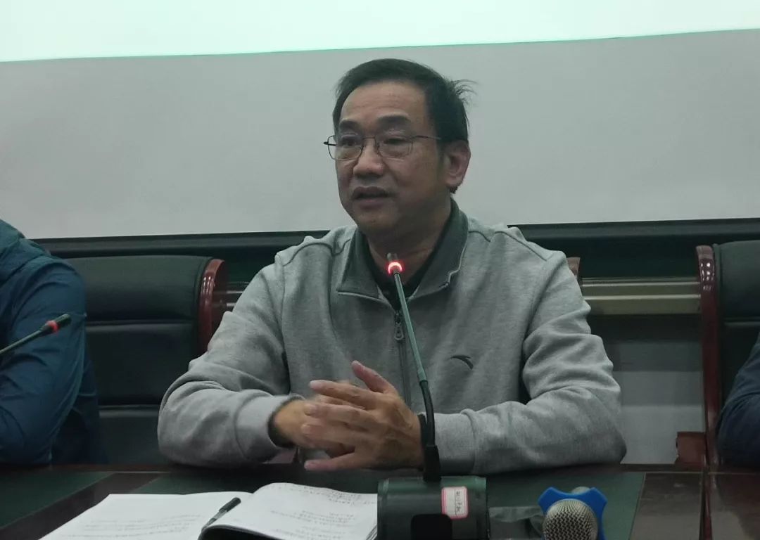 上饶中学 | 我校高三远航年级召开第一次月考分析会