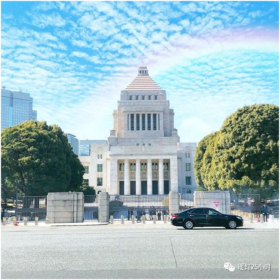 赤坂御用地交通便利,步行至最近车站溜池山王站仅需160米,步行至赤坂