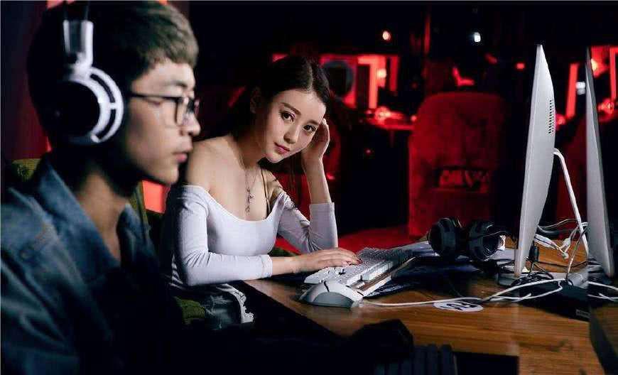 那些打游戏叫个陪玩的小哥哥到底是怎么想的有看点