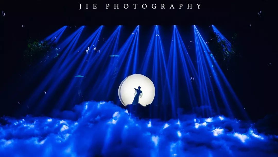 top2:太虚幻境vr体验这是神幻题材的vr互动项目,2-4人乘坐一个小车,带