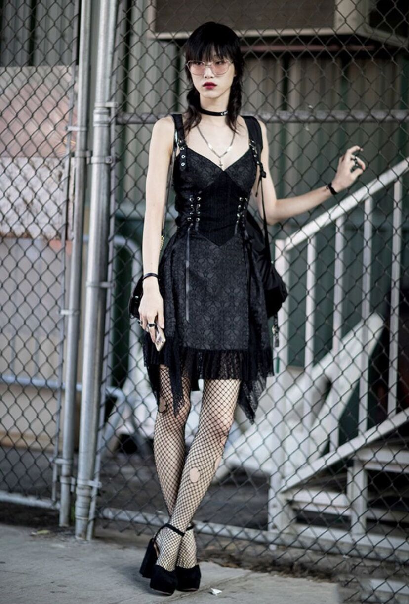 如何打扮气场强大朋克风穿搭宝典避免杀马特营造街头时尚女神