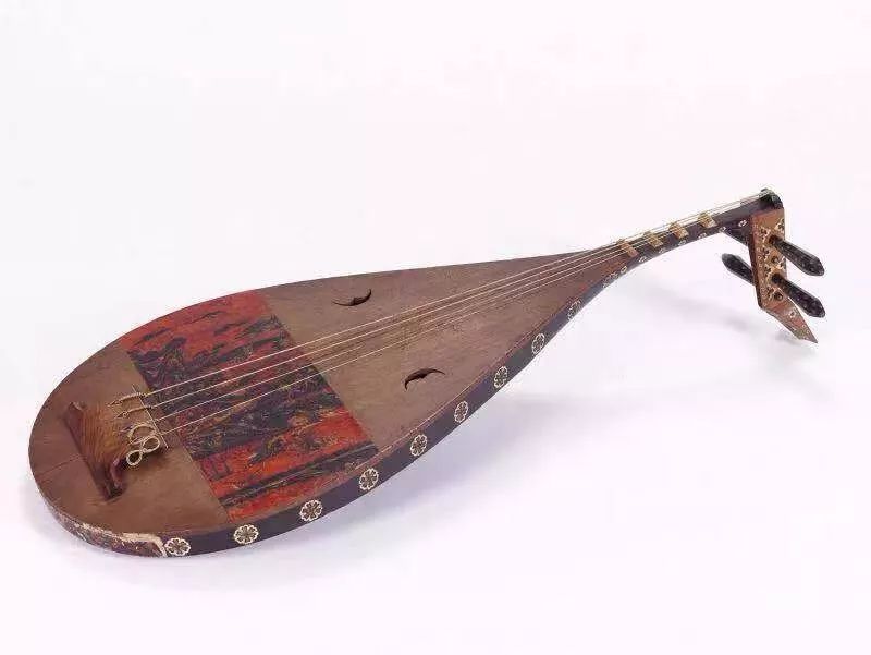 最早被称为"琵琶"的乐器大约在秦朝出现.