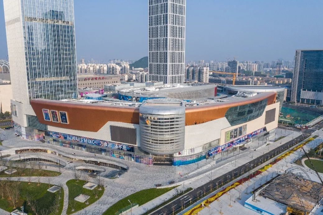 润地精工济南万象城幕墙细节里藏乾坤