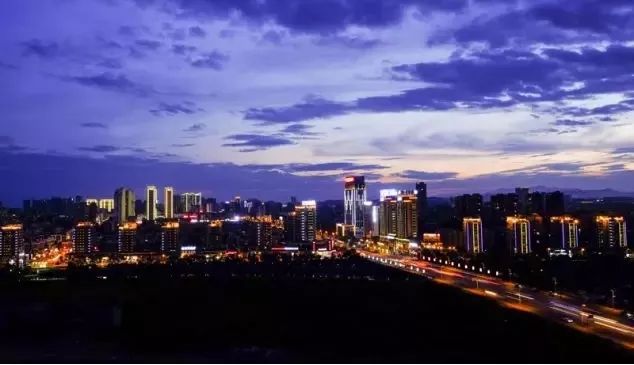 就在昨天广信区揭牌最新宣传片来袭每个画面都美哭你