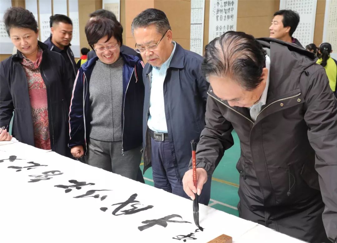 禮讚新中國奮鬥新時代新區第六屆中小學師生臨創展開幕