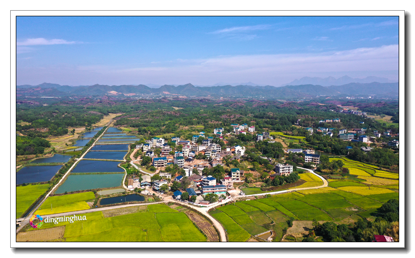 2019年10月16日,航拍江西省上饶市铅山县新滩乡湖塘村田园风光.