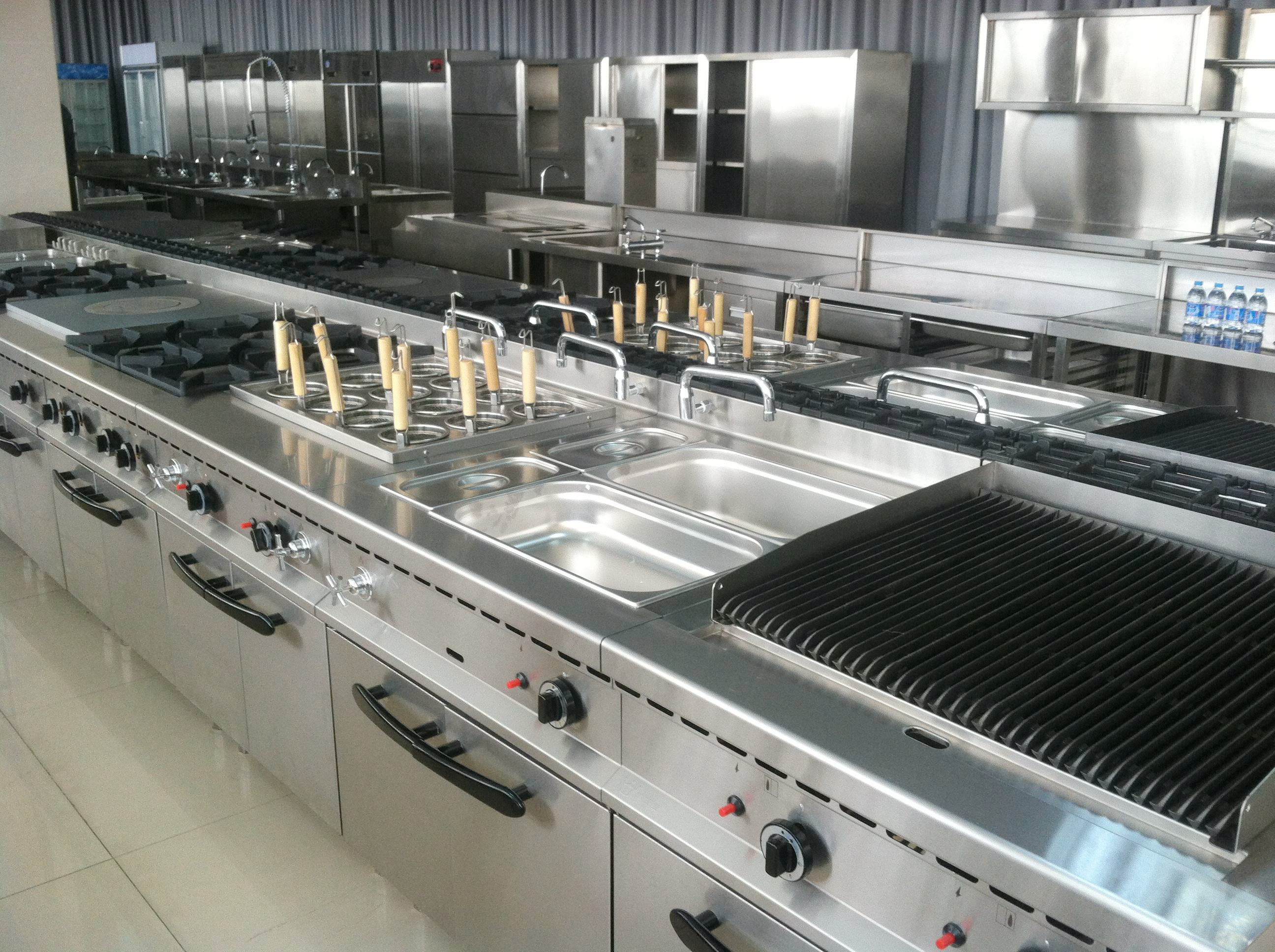 商用厨具公司软硬兼施,经销代理的销售总额提升近一倍!