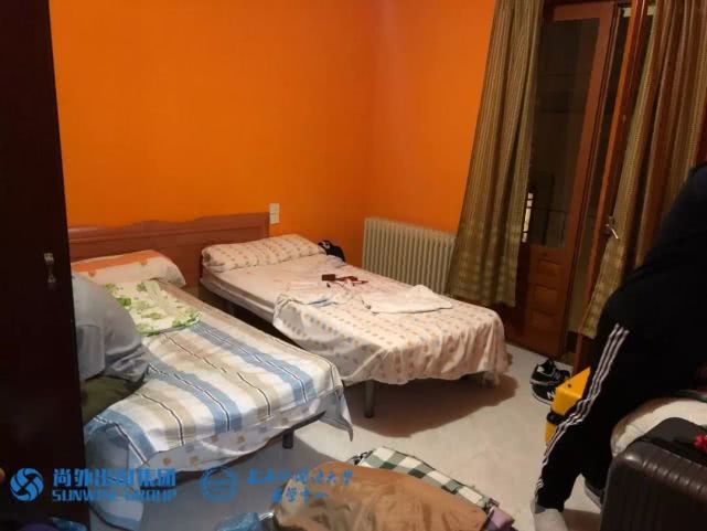 海外老师首先参观了卡斯蒂利亚拉曼查大学的宿舍,大学为