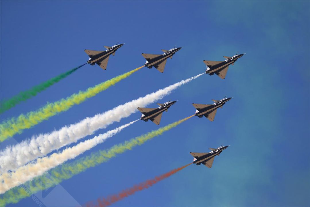 歼20首次展翅航空开放活动为中国空军庆生