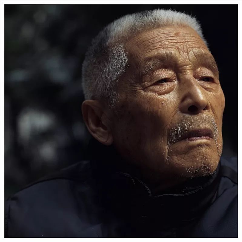 与时间赛跑,他拍下100多位100岁的中国最帅真爷们儿!