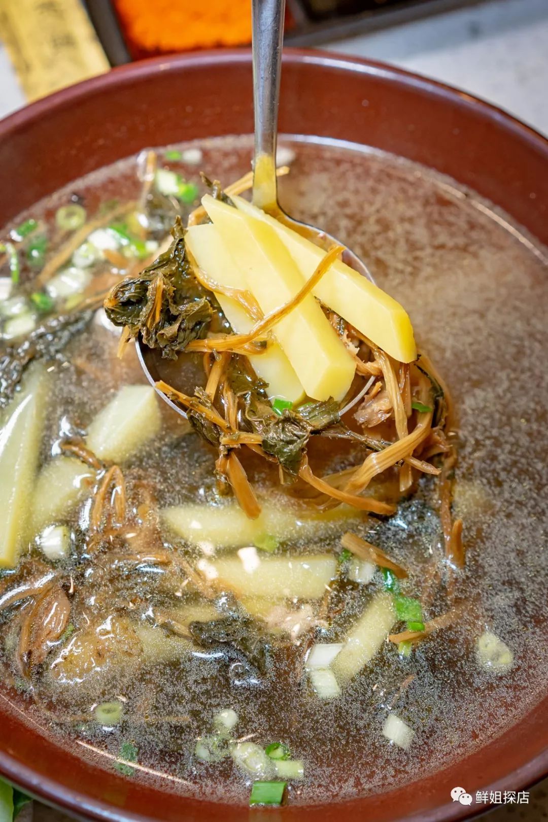 在成都就可以吃正宗西昌烤猪儿!