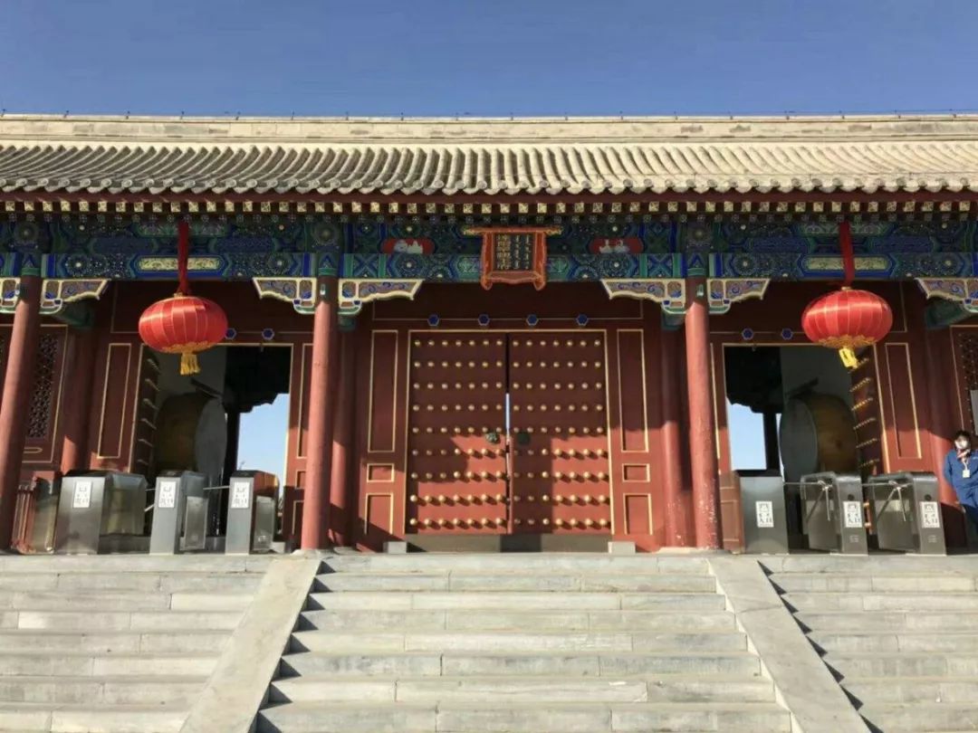 阿古拉草原上屹立着白塔沙漠明珠大青沟郁郁葱葱孝庄文化园走进那段