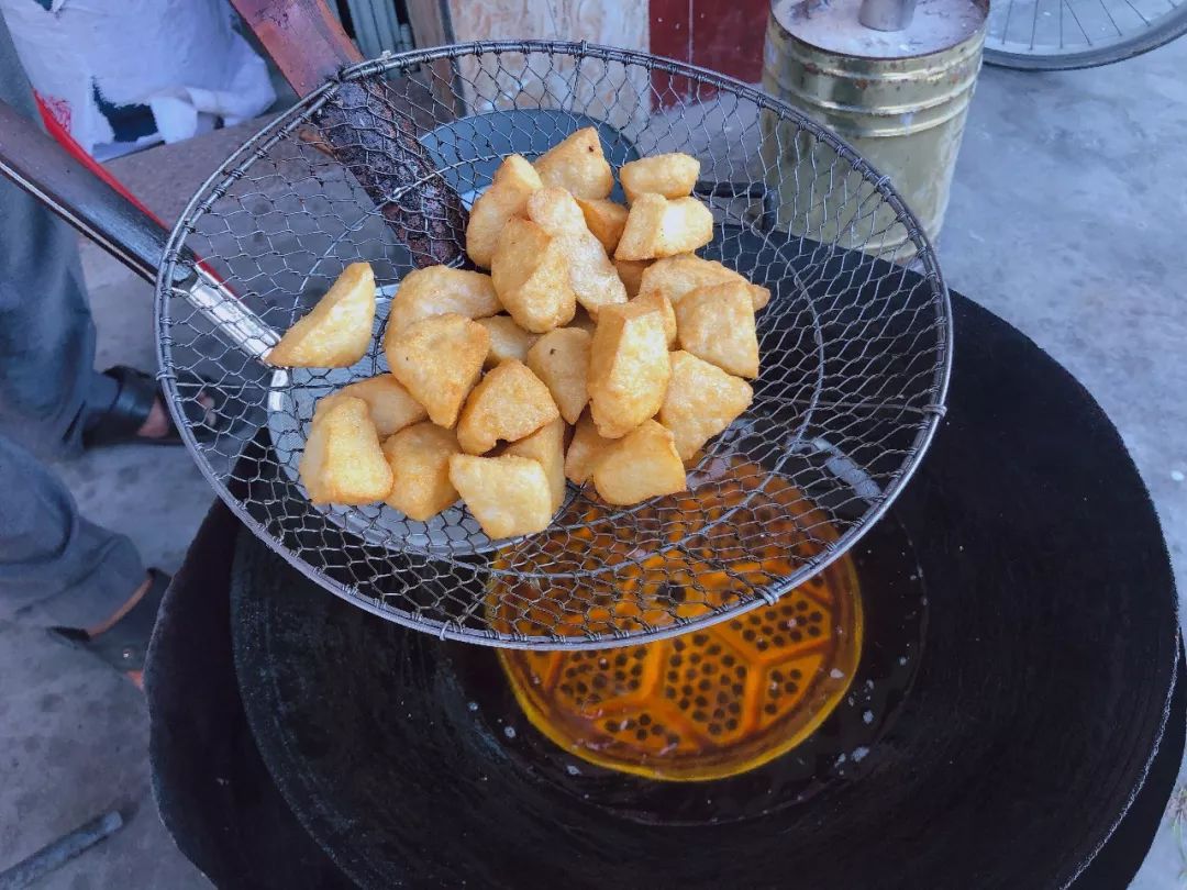 玉湖人最爱的这块薯粉豆干咬一口就能让你赞不绝口