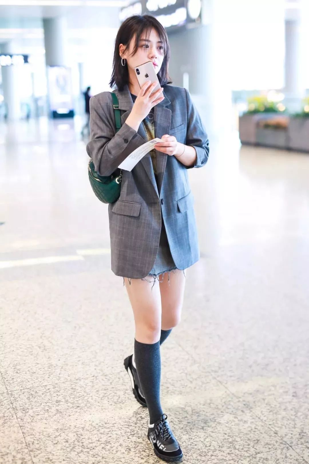 腋下包火了几十年后,时尚icon依然宠爱它