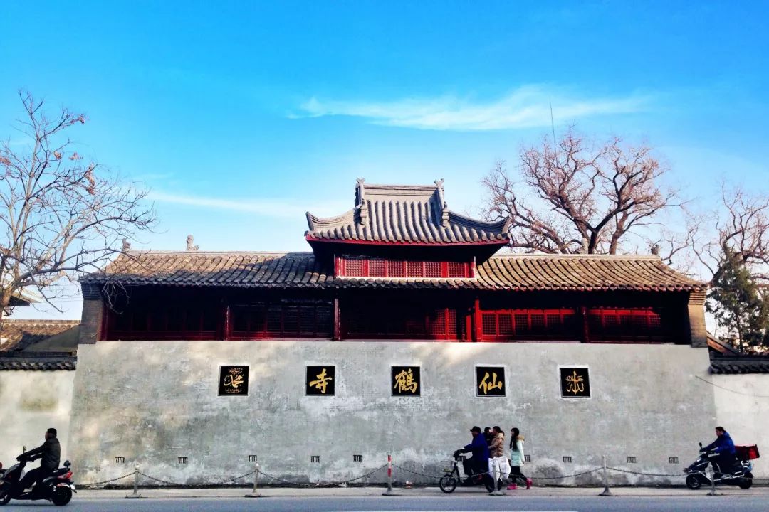 仙鹤寺乾隆年间,杰出画师"扬州八怪"之一金农曾寄居西方寺内,度过晚年