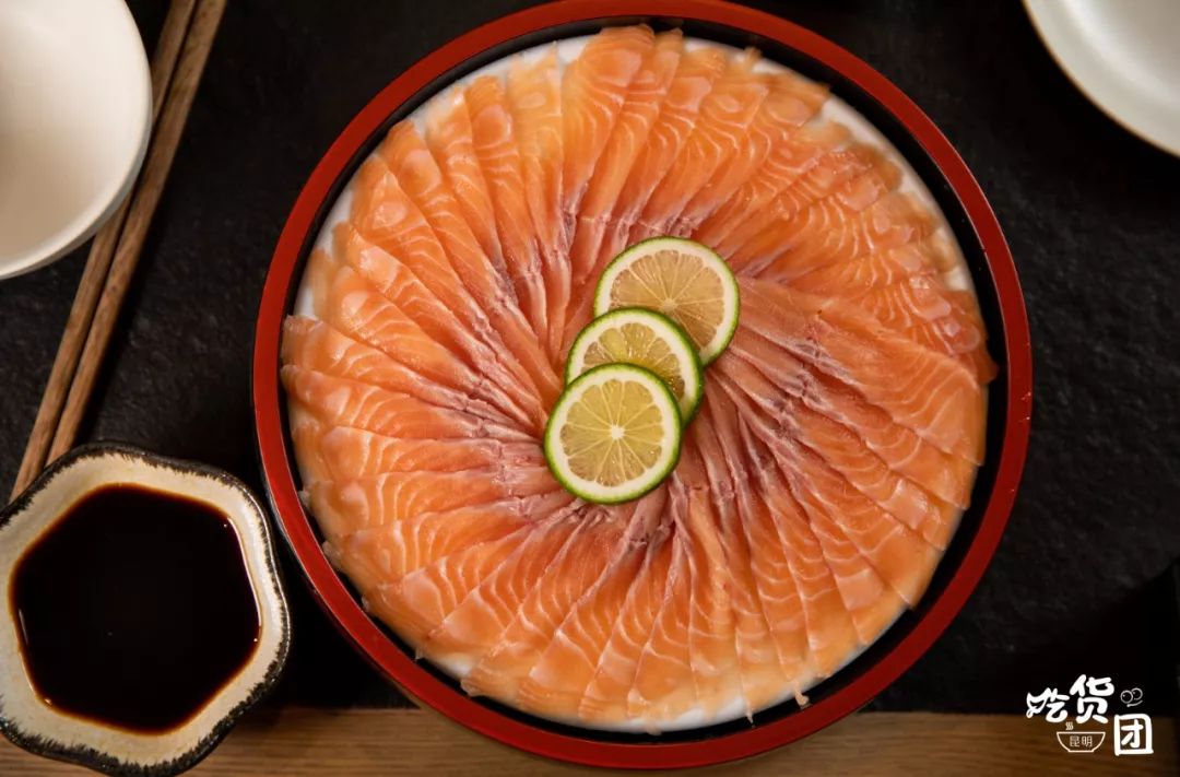 鱼片涮7秒就能吃这家网红鱼片火锅终于开第②家店了