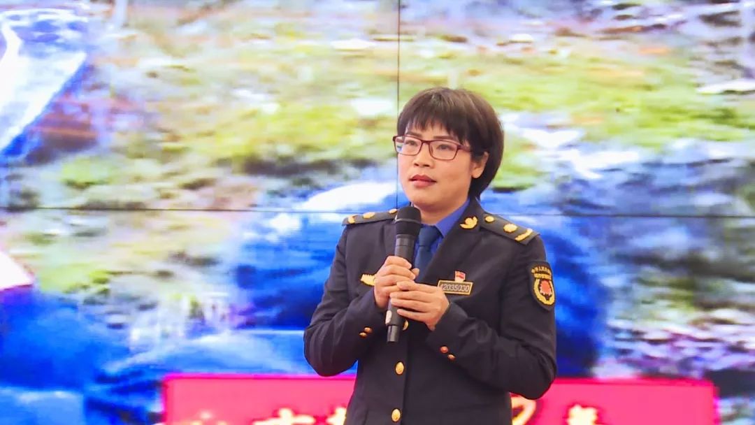 今天从10月14日起,县融媒体中心陆续推出三位宣讲员现场宣讲的视频