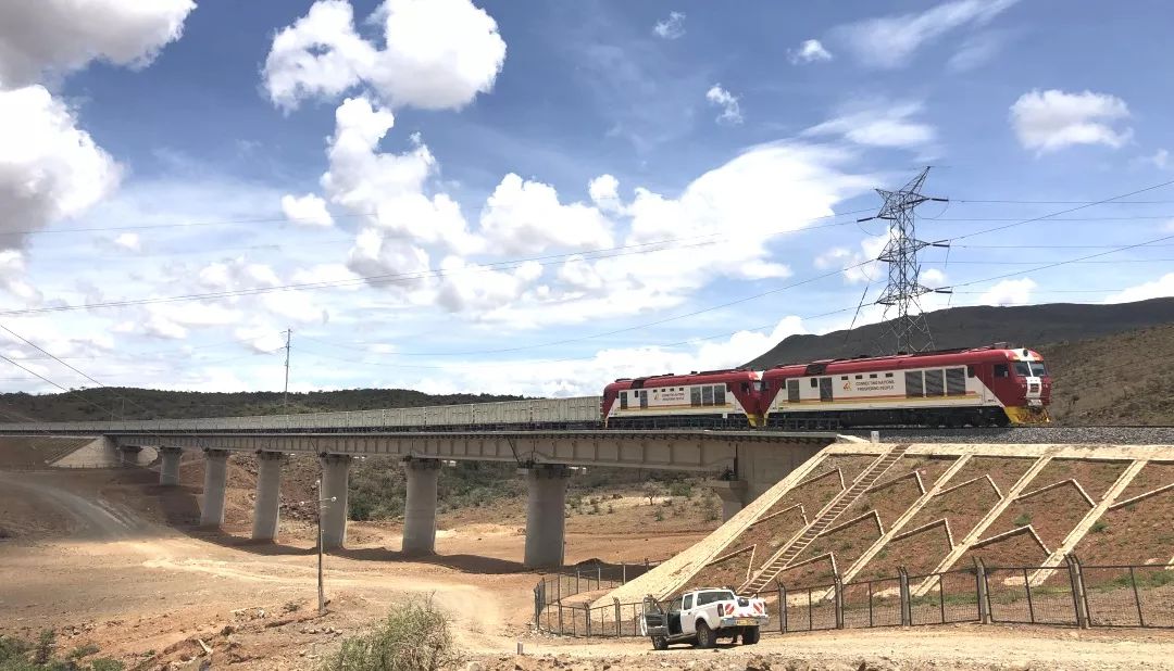 穿越东非大裂谷的内马铁路一期工程正式通车