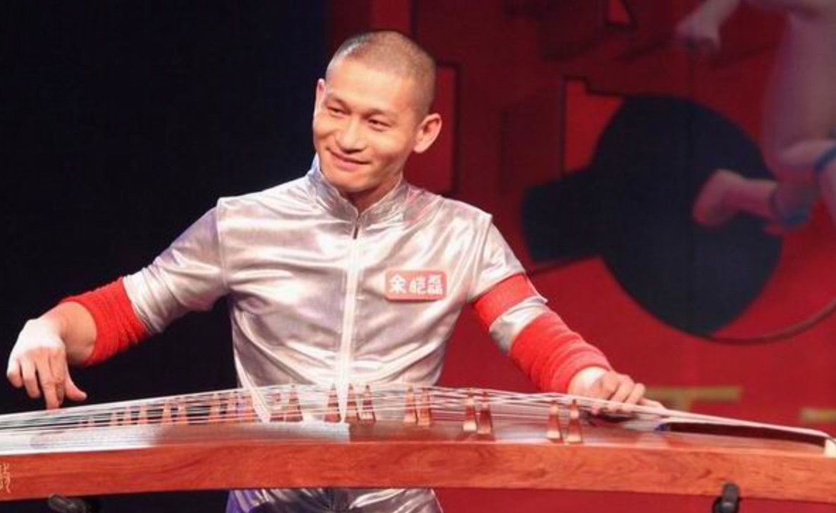 《中国机长》里的"军方指挥官":曾因为"长得丑",混得特别惨_余皑磊