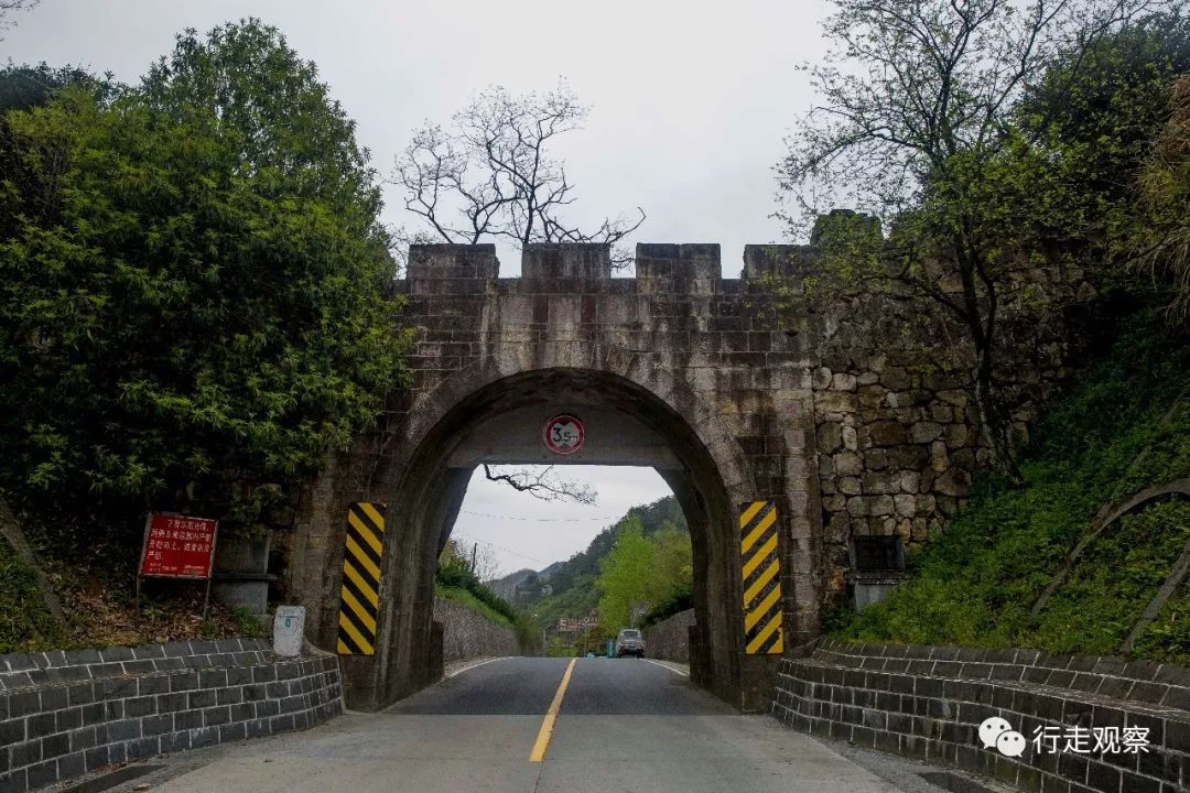 巍巍昱岭关歙州第一处紧要墙壁历来为兵家必争之地