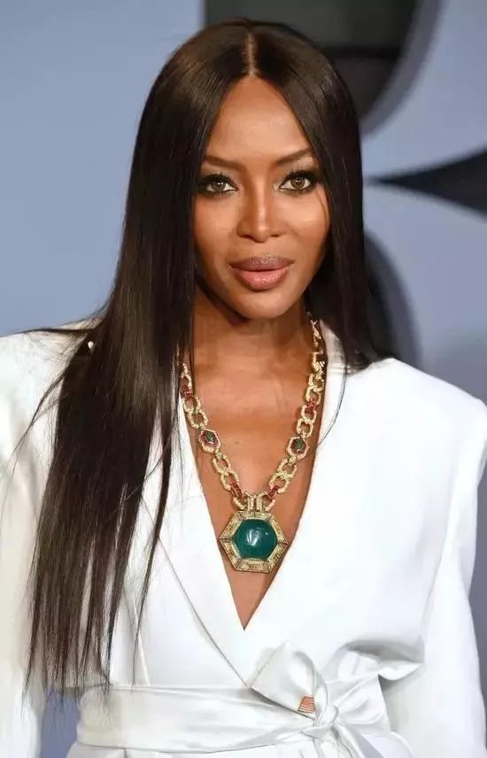 传奇超模黑珍珠naomicampbell论猫步老娘才是老大