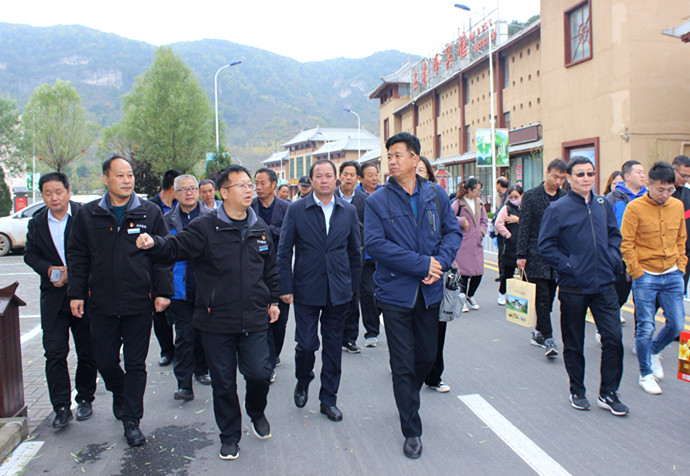 七步沟景区组织优秀员工外出考察学习