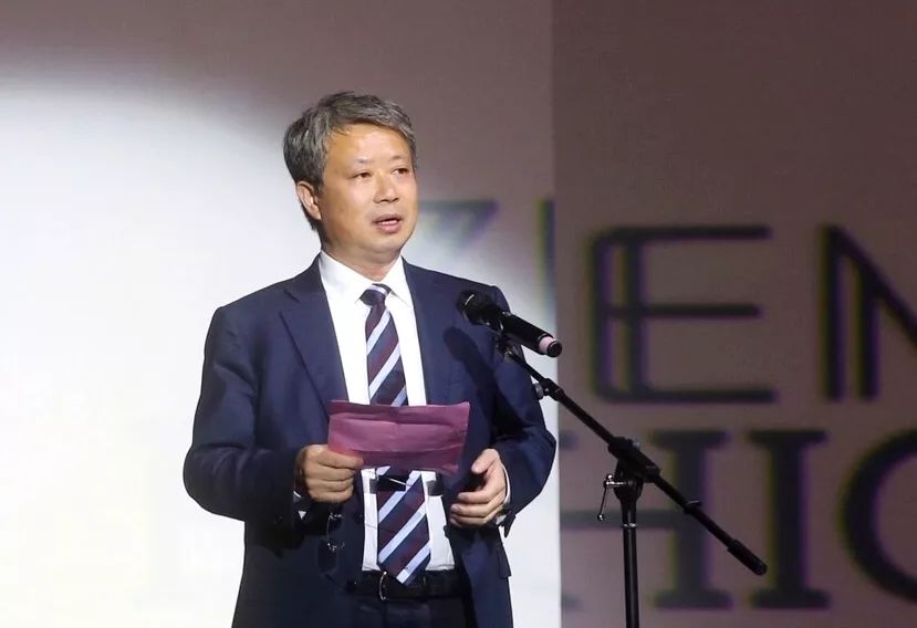 二七区区长苏建设,豫发集团创始人王建树,郑州市服装协会会长陈勇斌