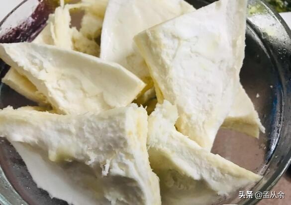 你们不爱吃的榴莲,全身都是宝呢!肉可吃,囊可煲汤,又香又滑