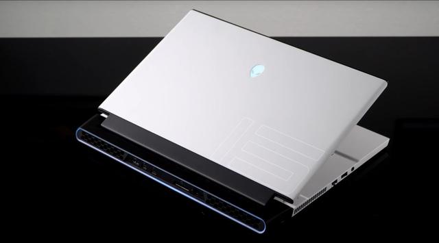 而alienware m15/m17是迄今為止 alienware最小最薄的15英寸筆記本,和