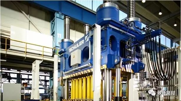 图47 德国舒勒公司生产的hp-rtm液压机国内在hp-rtm工艺成型设备方面