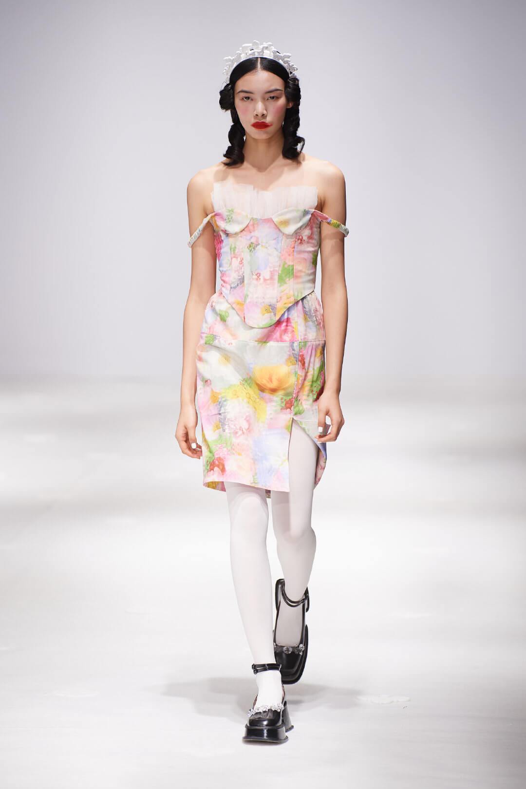 你知道shushutong2020春夏系列的红鞋是源于安徒生的童话吗