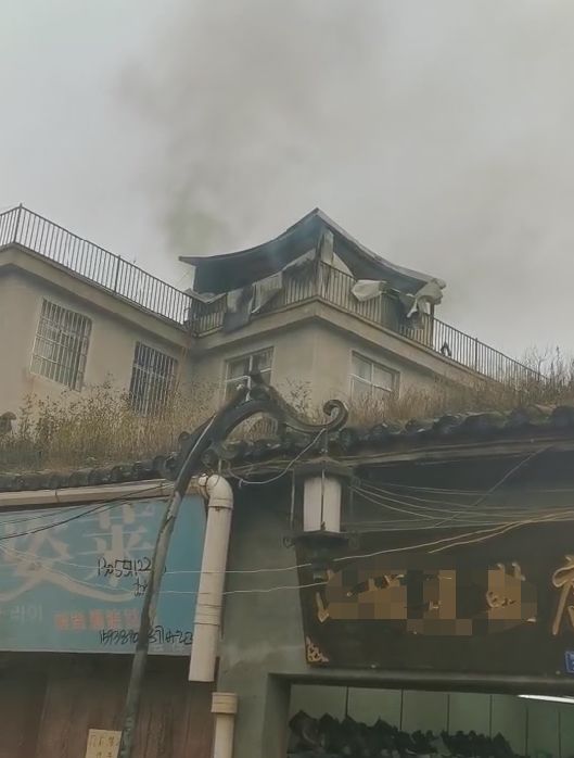 会泽老街一楼房发生火灾!