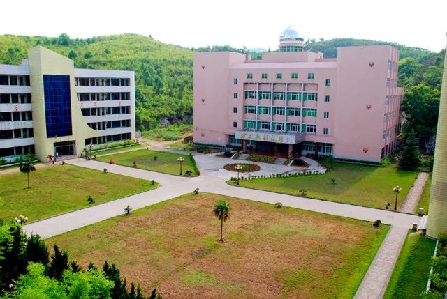 厉害了!2019首届《中国县域百强中学》泸溪一中凭实力上榜