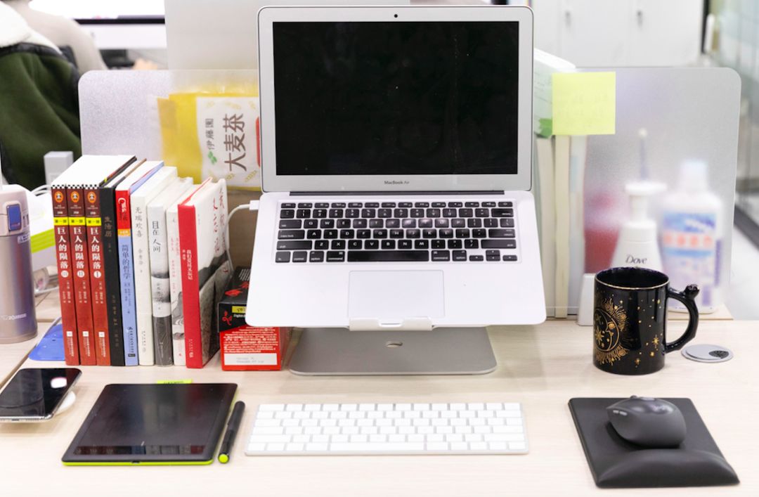 这样整理办公桌身心舒畅