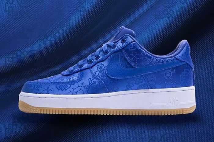 千人夜排陈冠希clotxaf1蓝丝绸明日开抢甄子丹提前上身蓝丝绸唐装