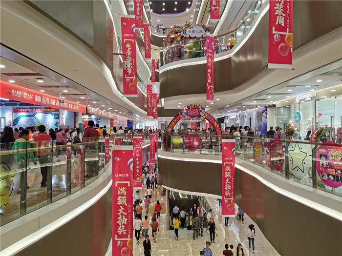 喜大普奔玉林这个高端大型商场今天试营业吃喝玩乐购全在这里