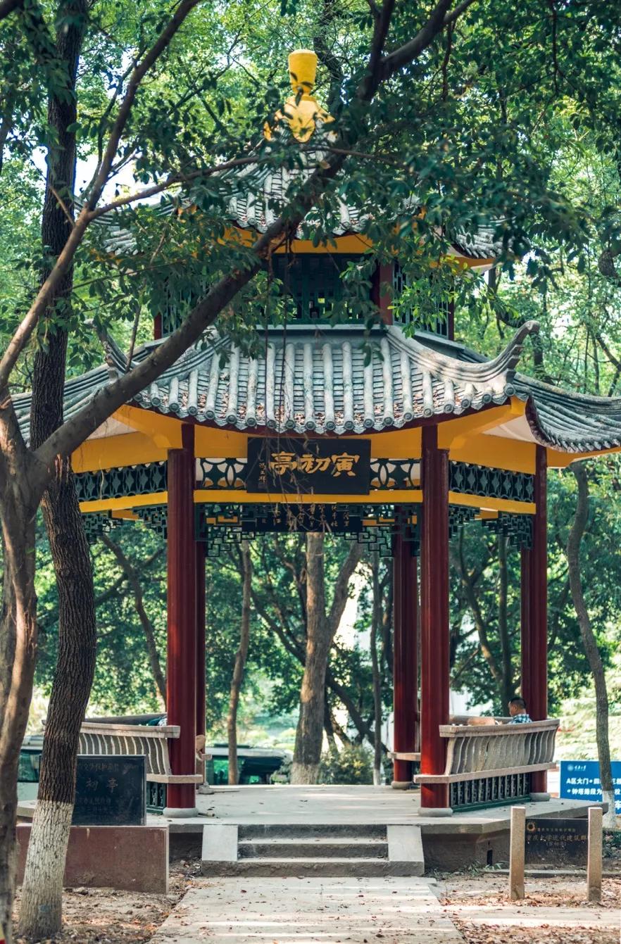 重庆大学早期建筑入选第八批全国重点文物保护单位