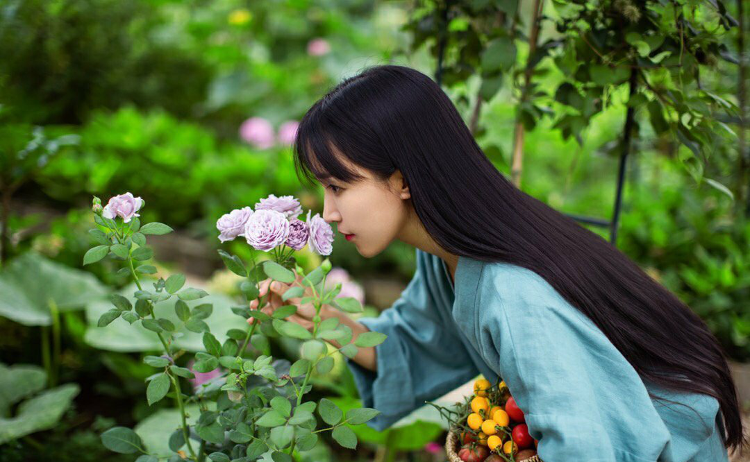 古风美女李子柒参加非遗节,活的像诗一样的女子