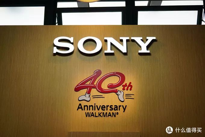 索尼举办walkman40周年派对owndays推出高达眼镜盒