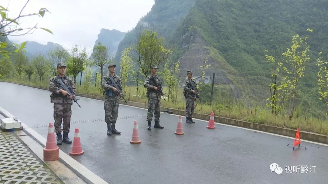 民兵设卡捕歼演练提升应急处突能力