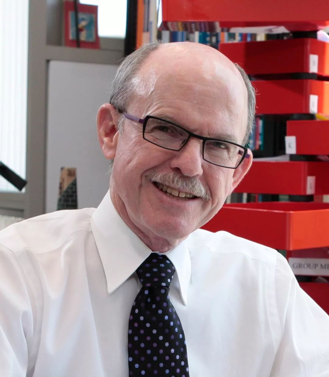 (university of california, los angeles)教授,2010年当选美国科学