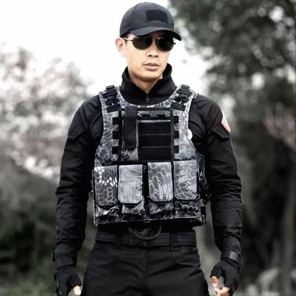 中国防弹衣被各国追捧,技术先进质量保证,最重要还物美价廉