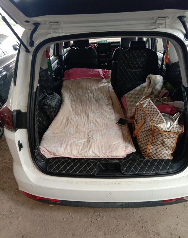 最便宜房车6万入手山东大汉爆改宝骏360成床车吃住不愁能睡俩