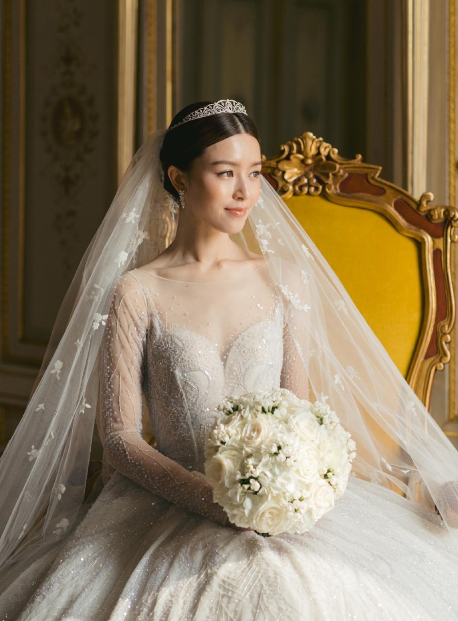 原创迪丽热巴婚纱美上热搜女明星穿上白色婚纱谁惊艳到你了